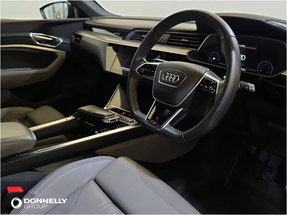 Audi E-tron Estate Black Edition - Image 4