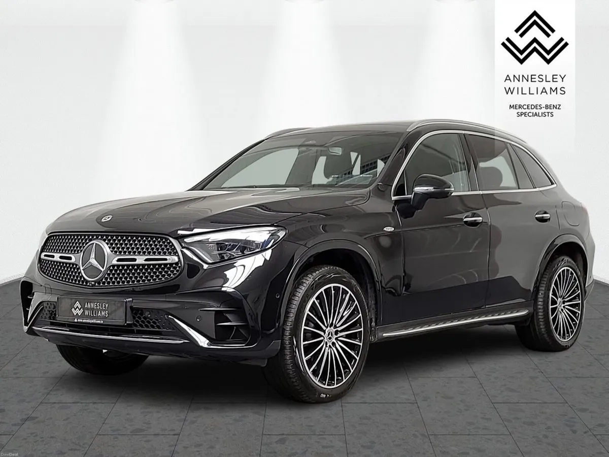 Mercedes-Benz GLC GLC300e  AMG Line Premium + 4Mat - Image 4