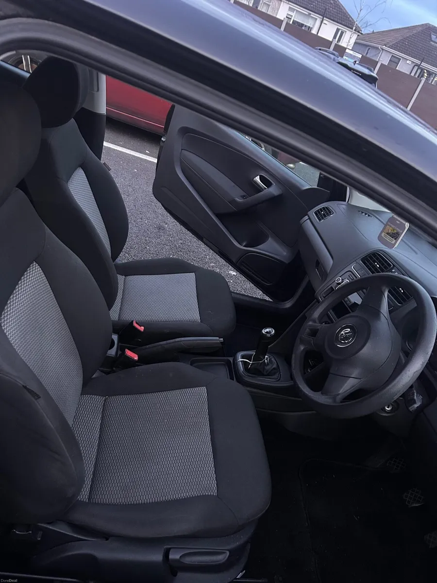 Volkswagen Polo 2011 - Image 3