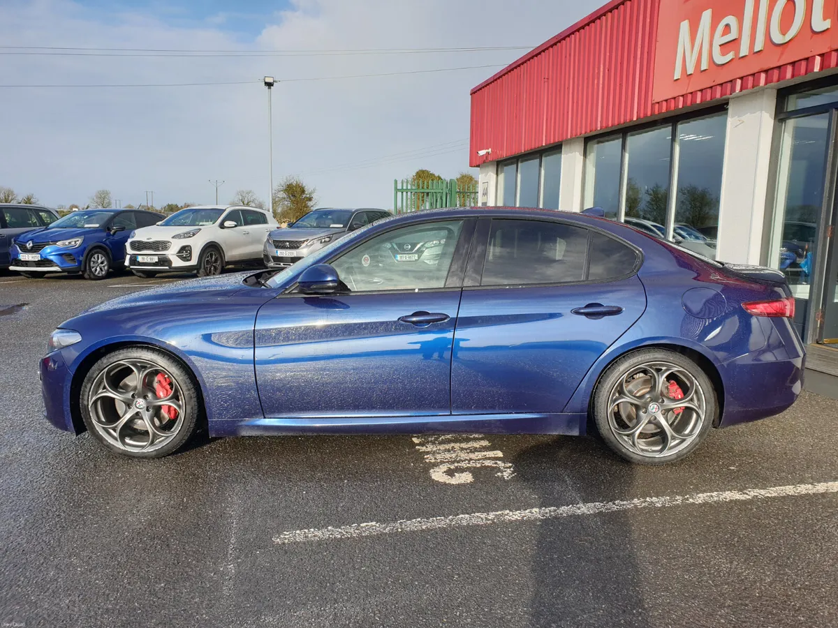Alfa Romeo Giulia 2.0L 200BHP SUPER SPORT AUTO - Image 3
