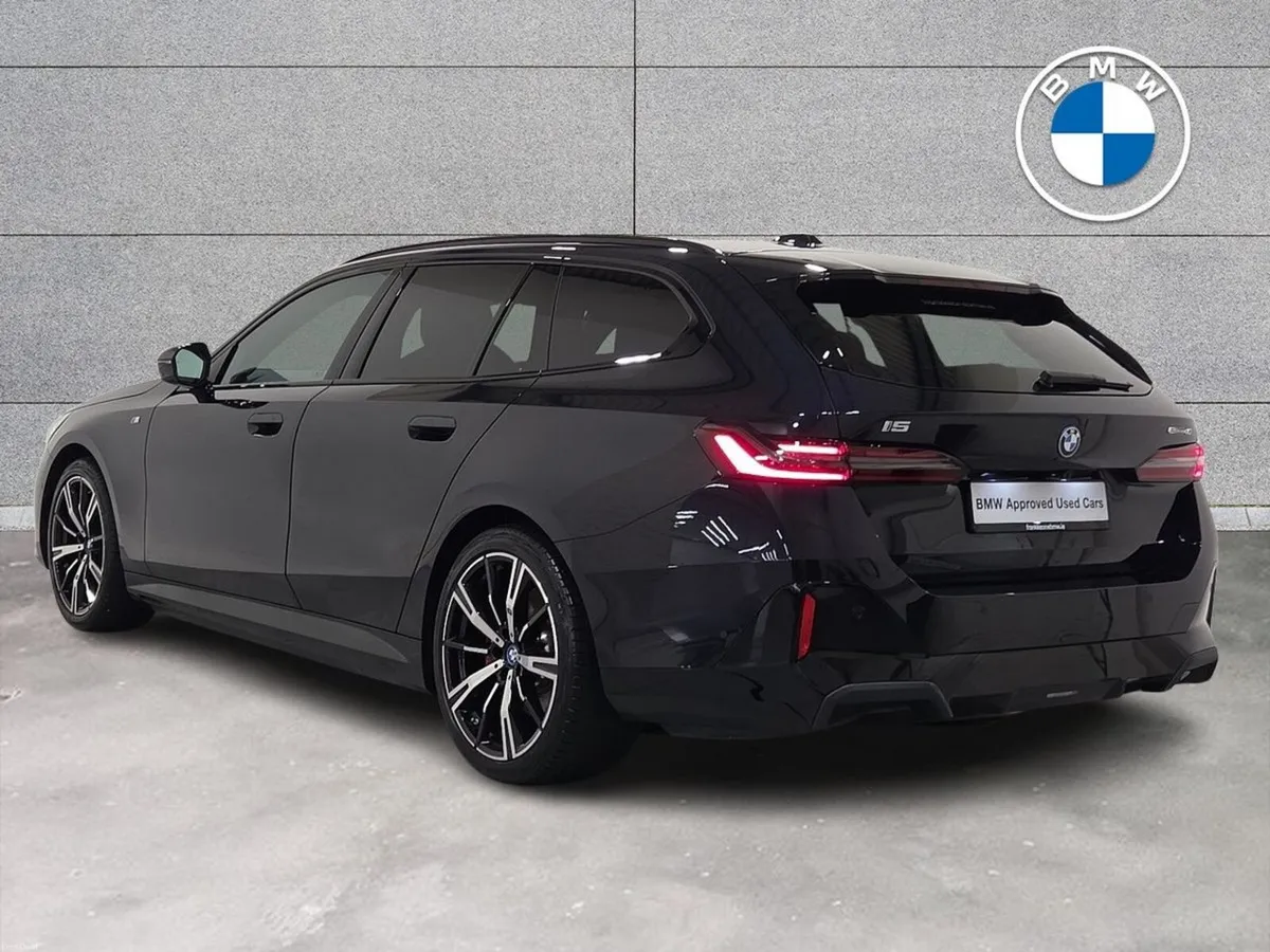BMW i5 eDrive40 M Sport Pro Touring - Image 3