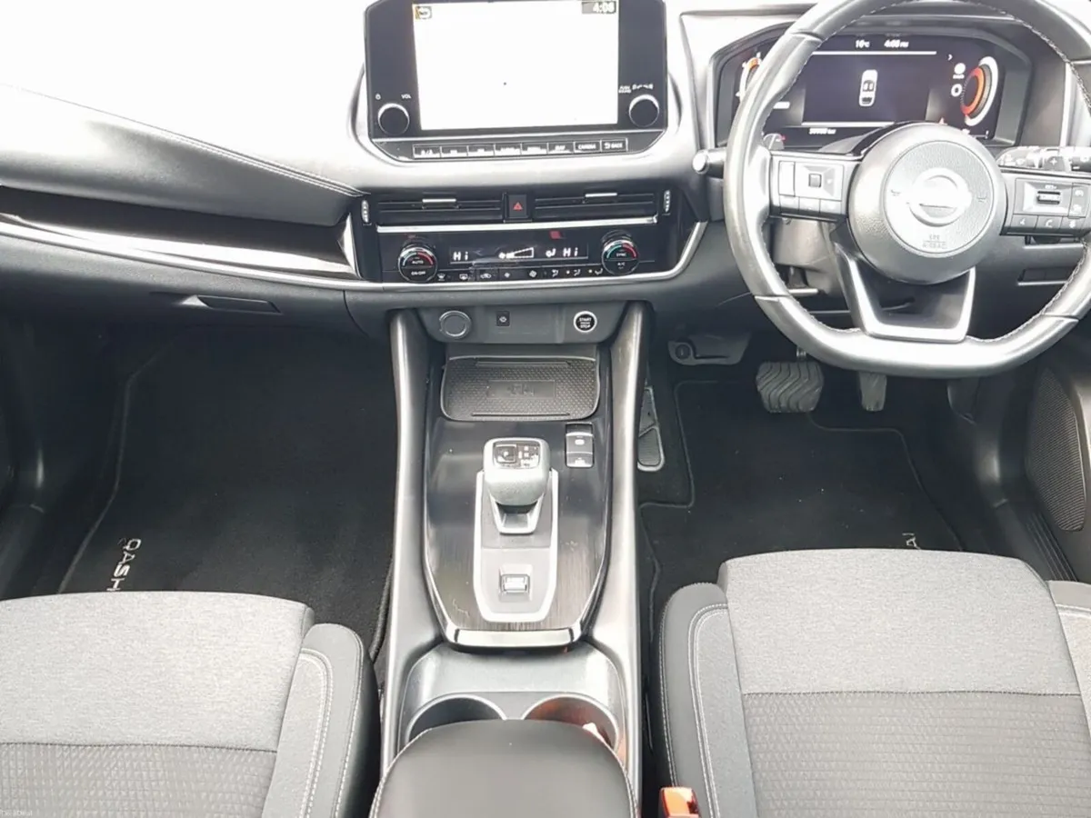 Nissan Qashqai 1.3 PET MILD HYBRID SV PREMIUM CVT - Image 4
