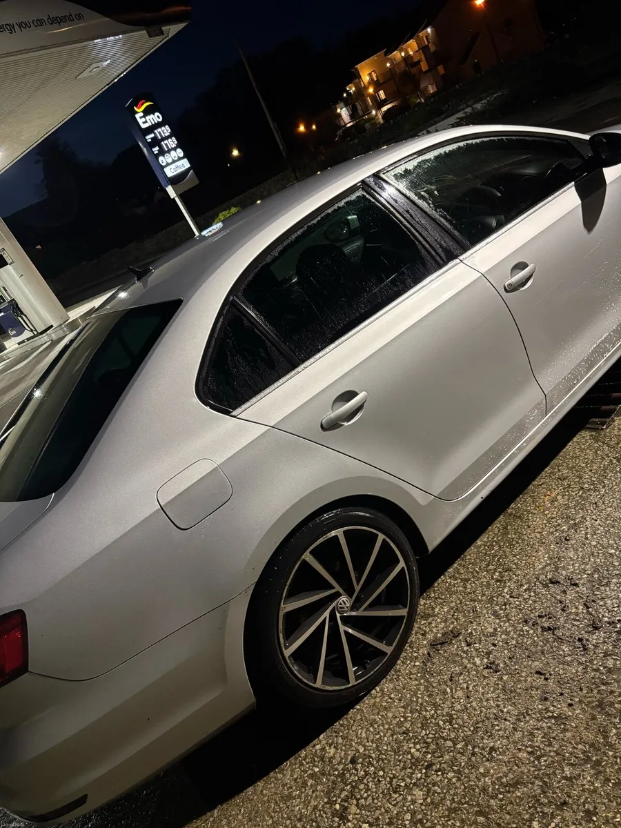 Volkswagen Jetta highline - Image 4