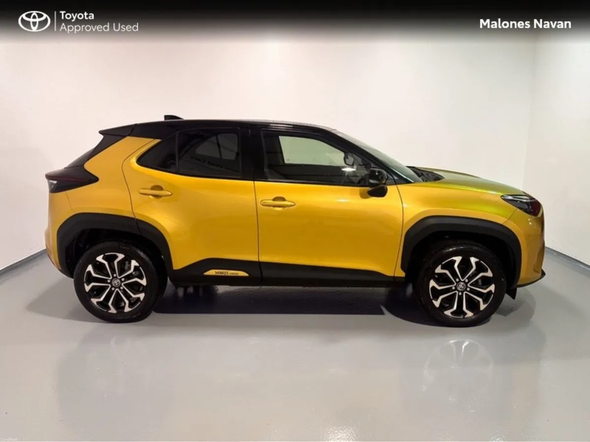 Toyota Yaris Cross CROSS LUNA SPORT 4DR AUTO - Image 3