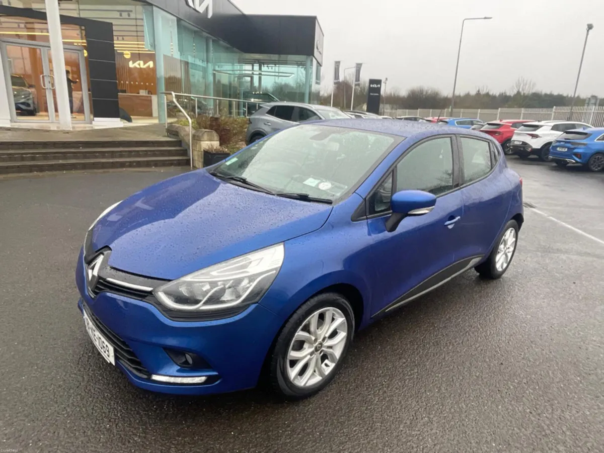 Renault Clio IV DYNAMIQUE NAV 1.2 PETR 4DR - Image 2