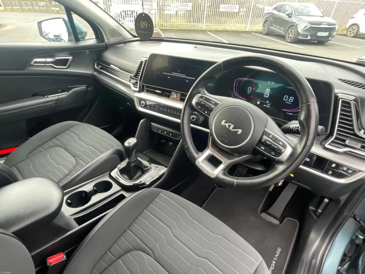 Kia Sportage MANUAL 5DR - Image 4