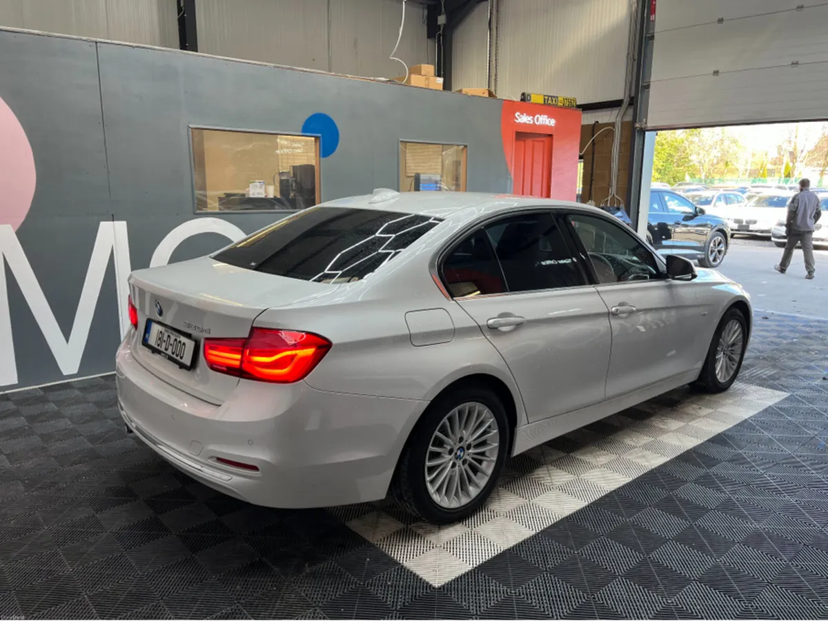 BMW 3-Series 2018 BMW 320D LUXURY 2.0 AUTOMATIC / - Image 2