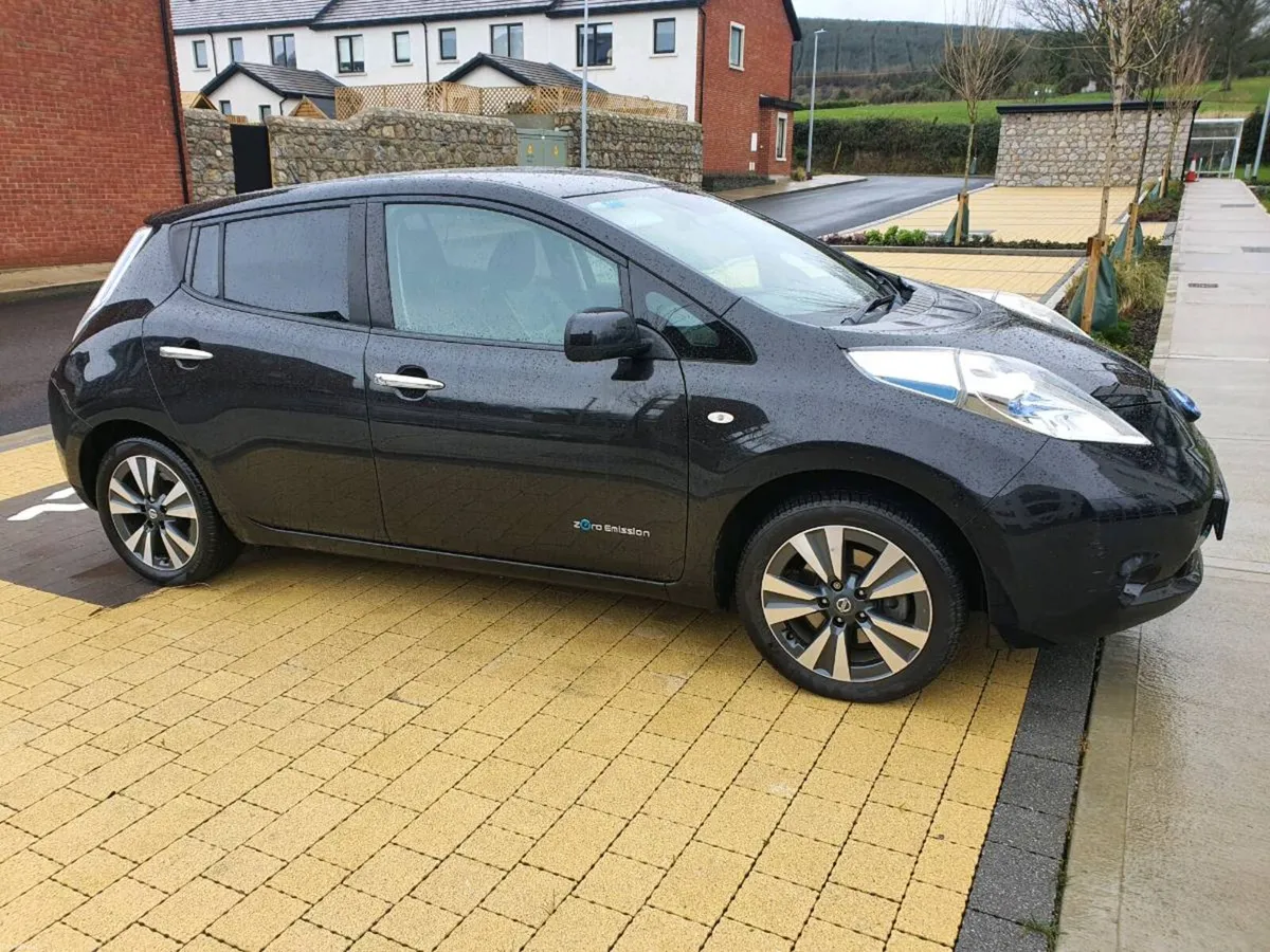 2017 Nissan Leaf NCT 03/27 Tax 07/26 - Image 4