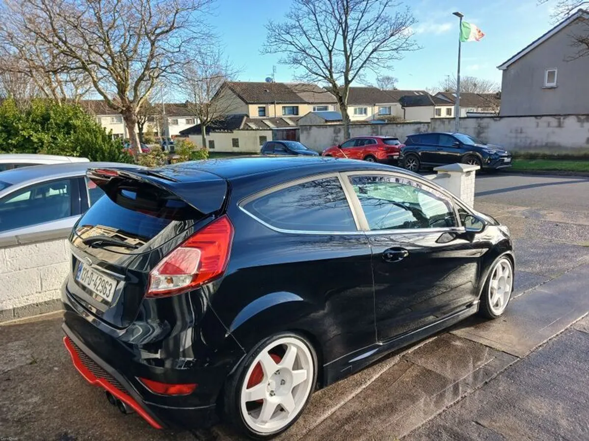 2013 Ford Fiesta - Image 4