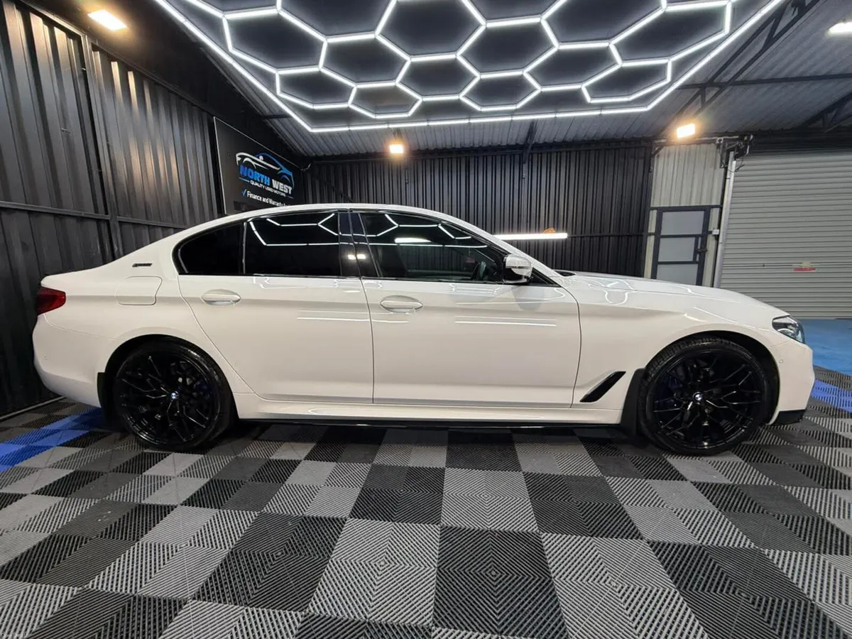 BMW 5-Series 2018 - Image 4