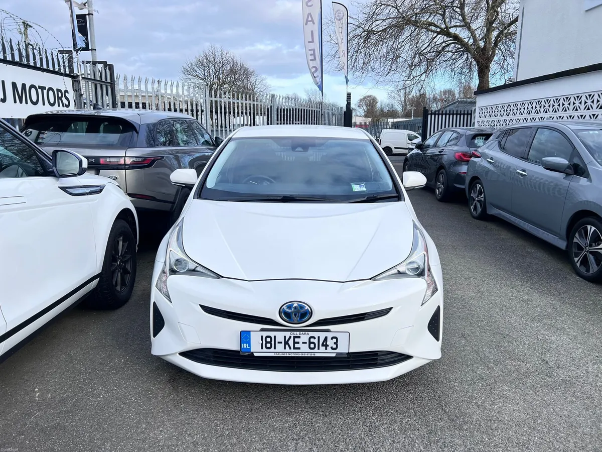 18 Toyota Prius 1.8 Hybrid - Image 2