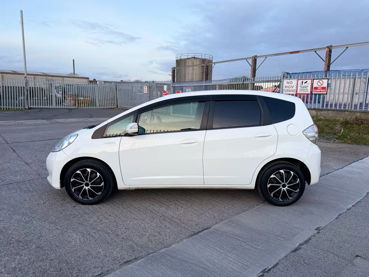 2014 Honda Fit Auto 1.3 Hybrid New NCT 07-2026 - Image 2