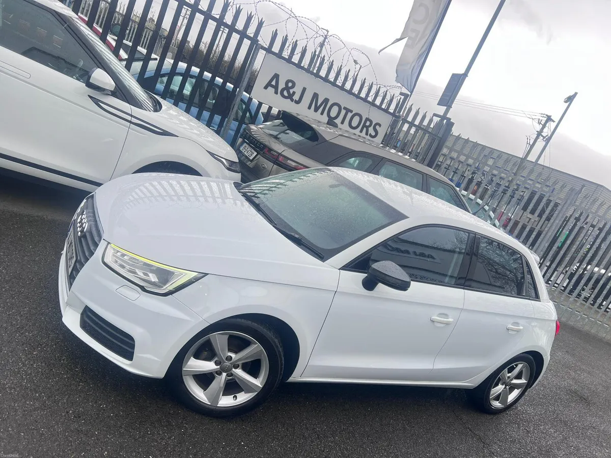 15 AUDI A1 1.0 AUTOMATIC - Image 3