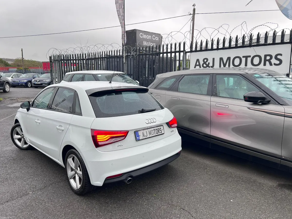 15 AUDI A1 1.0 AUTOMATIC - Image 4