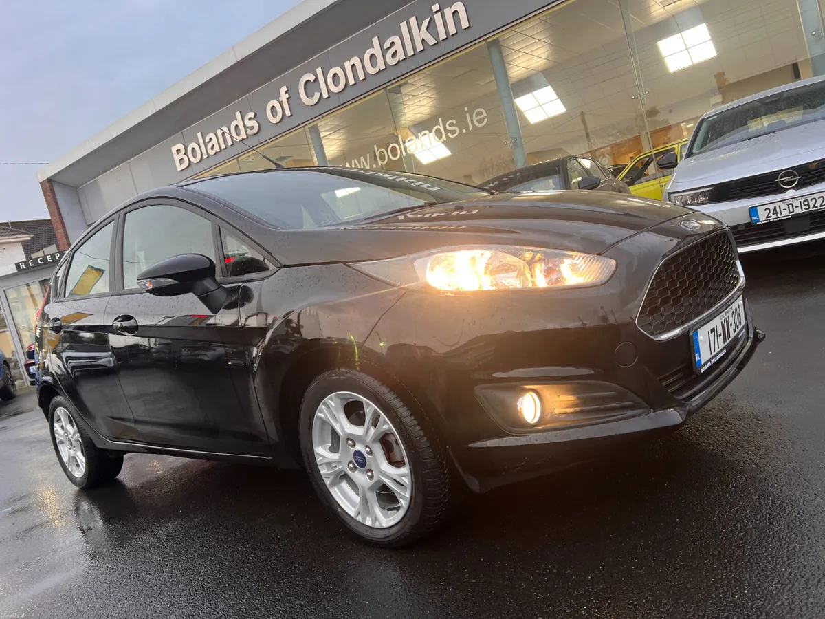 RARE AUTOMATIC Only 31,000 Kms 1 Owner Full Histor - Image 1