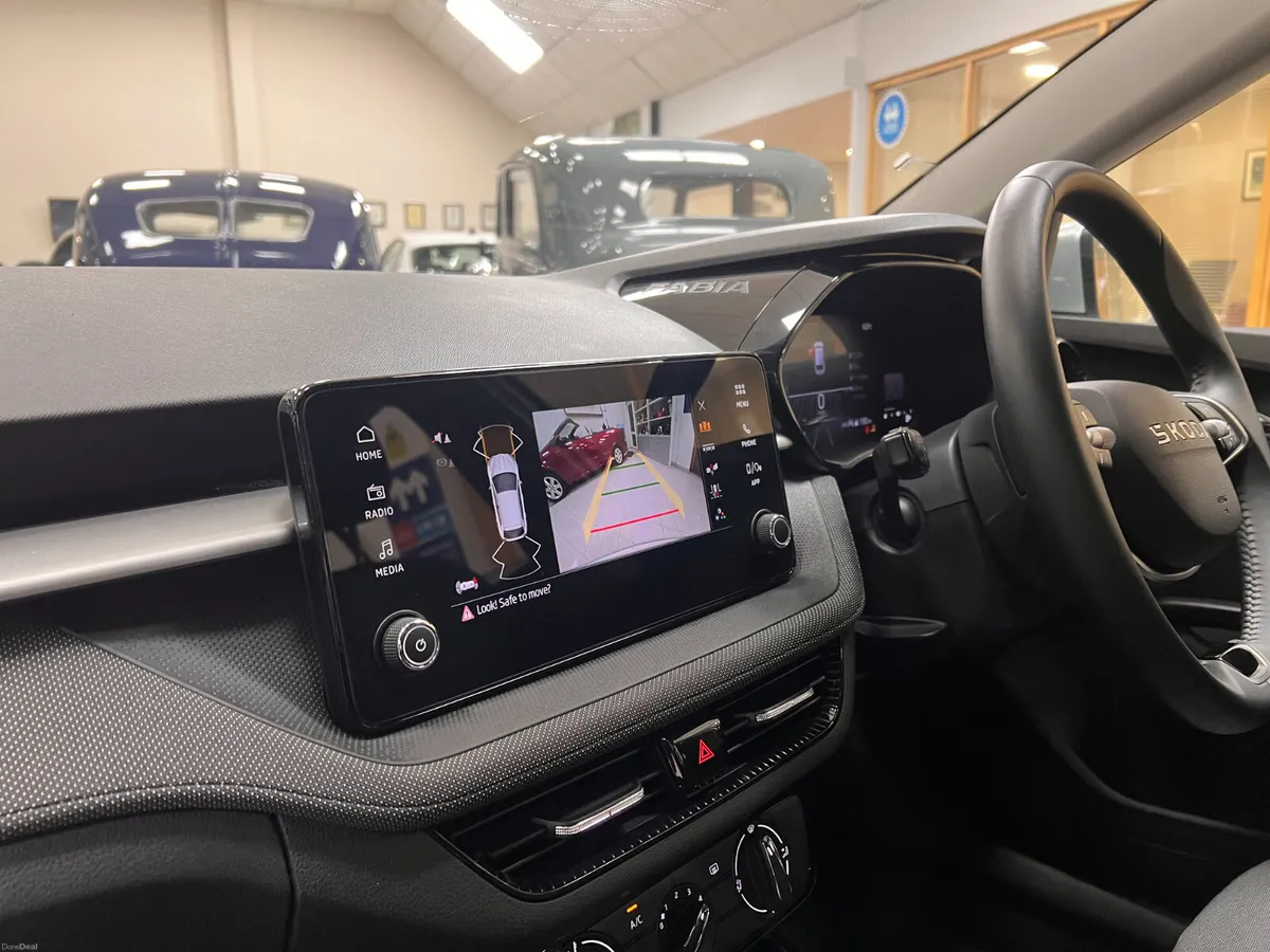 ONLY 8775Kms As New SELECTION TSI High Spec www.bo - Image 4