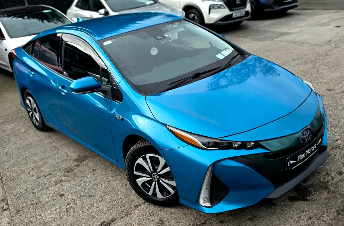 🔥 2019 Toyota Prius 1.8 Plug-In Hybrid • Auto - Image 3