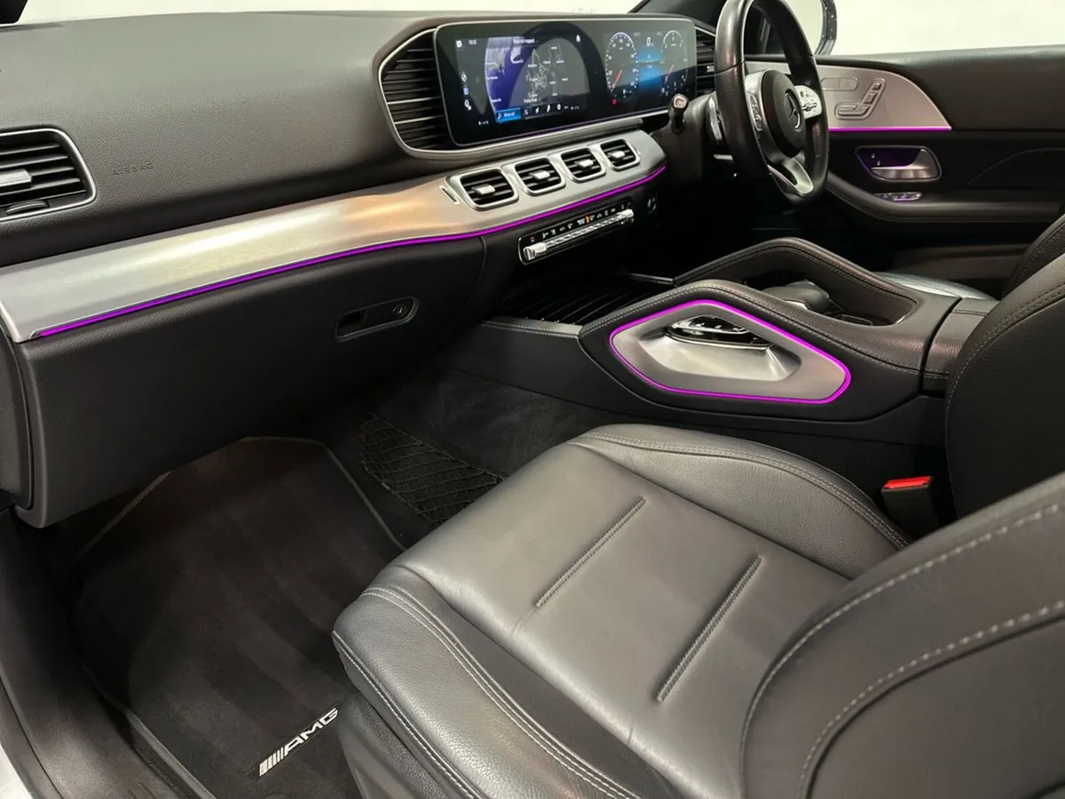 Mercedes-Benz GLE GLE300 D 4Matic AMG Line 7 Seats - Image 6