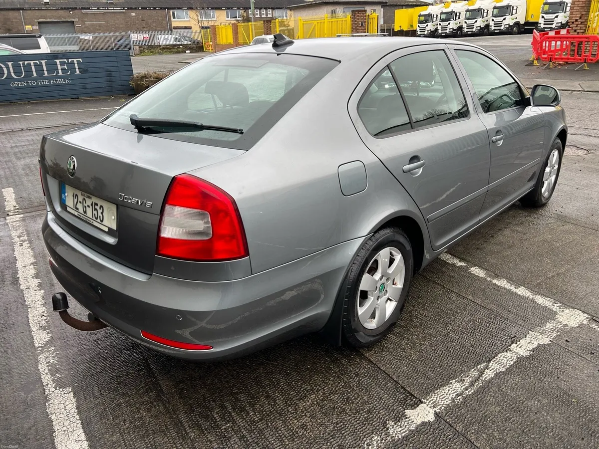 2012 Skoda Octavia 1.6 TDI 1 owner low KMS - Image 2