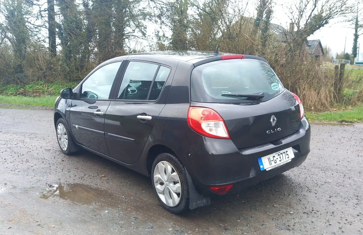 Renault Clio - NCT 10/26 - 1 Owner from new - Image 3