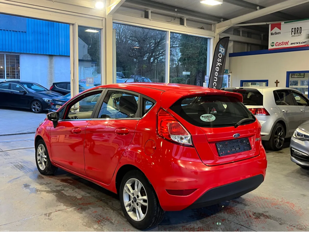 Ford Fiesta 1.25 ZETEC 82PS 5DR ARGENTO - Image 5