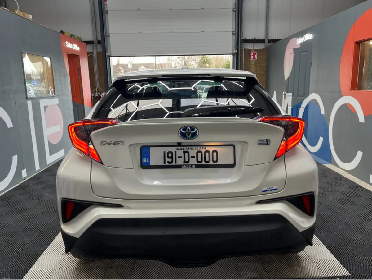 Toyota C-HR €19950 2019 TOYOTA C-HR S LED PACKAGE - Image 3