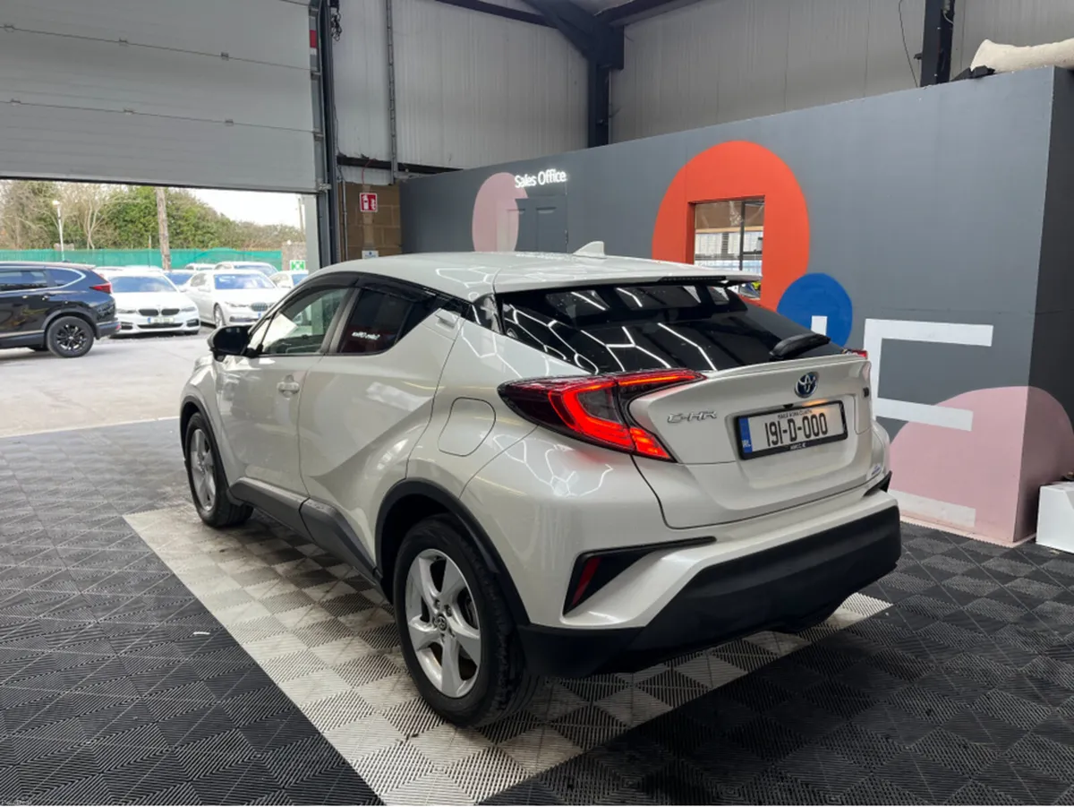 Toyota C-HR €19950 2019 TOYOTA C-HR S LED PACKAGE - Image 4