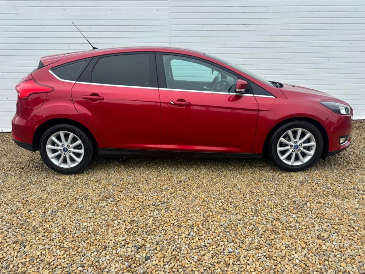 Ford Focus TITANIUM 1.5 TD 95PS 6SPEED 4DR - Image 4