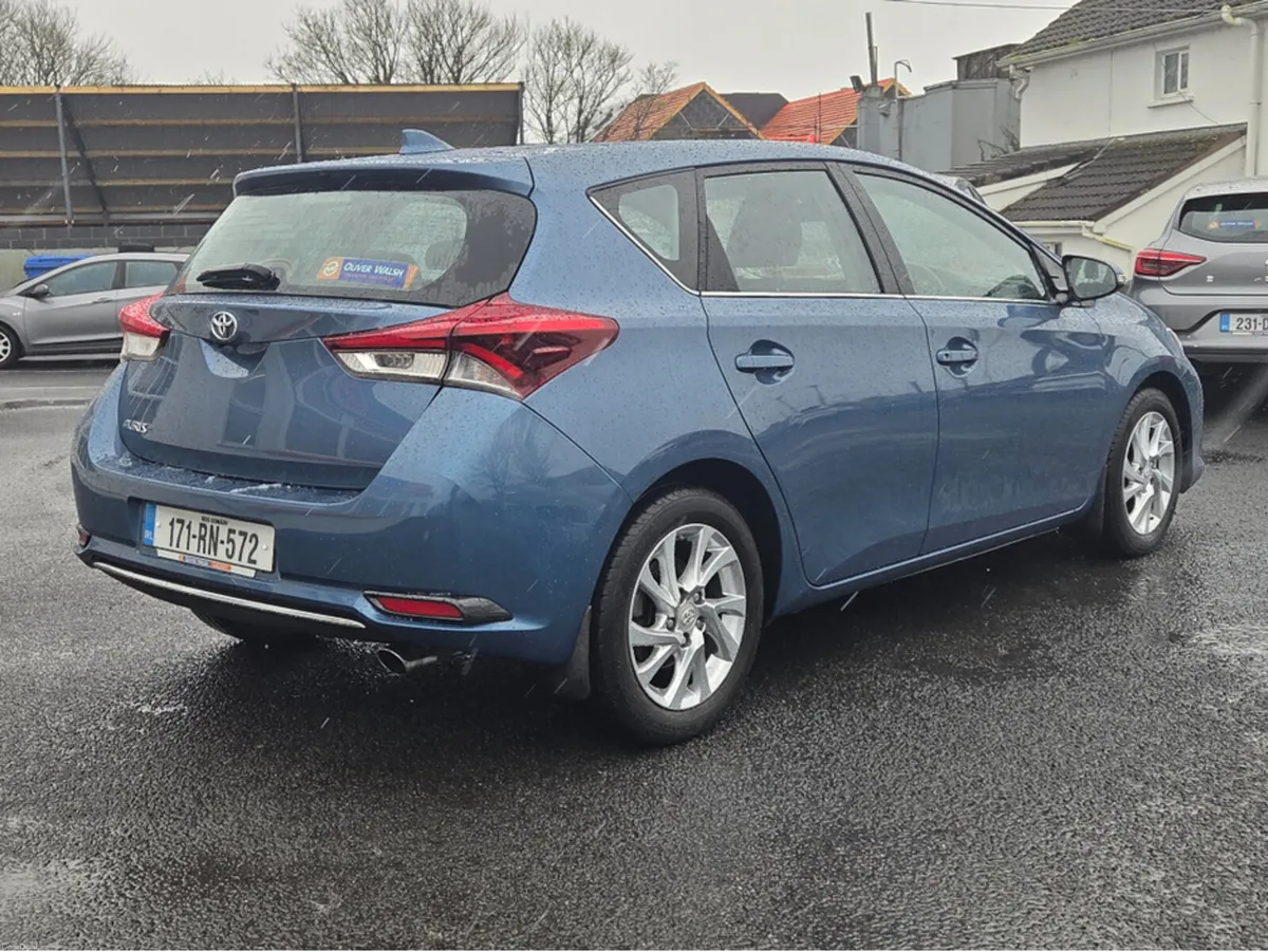 Toyota Auris 1.2T LUNA 4DR - Image 3
