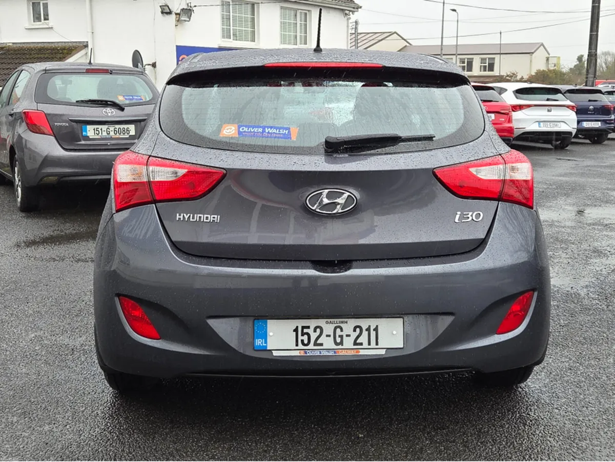 Hyundai i30 1.4 PETROL CLASSIC 5DR - Image 2