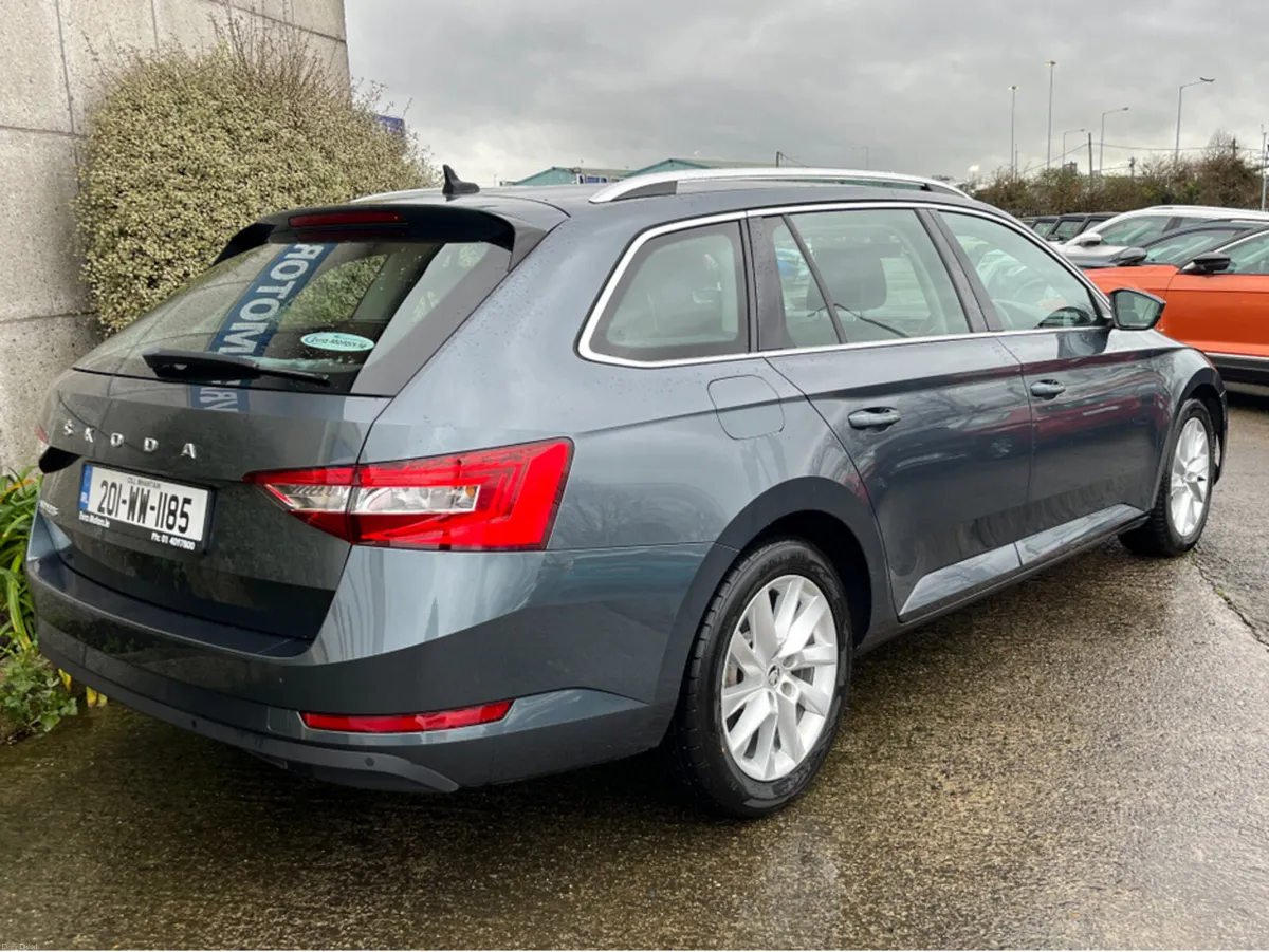 Skoda Superb COMBI ESTATE  AMBITION AUTOMATIC 1.6 - Image 4