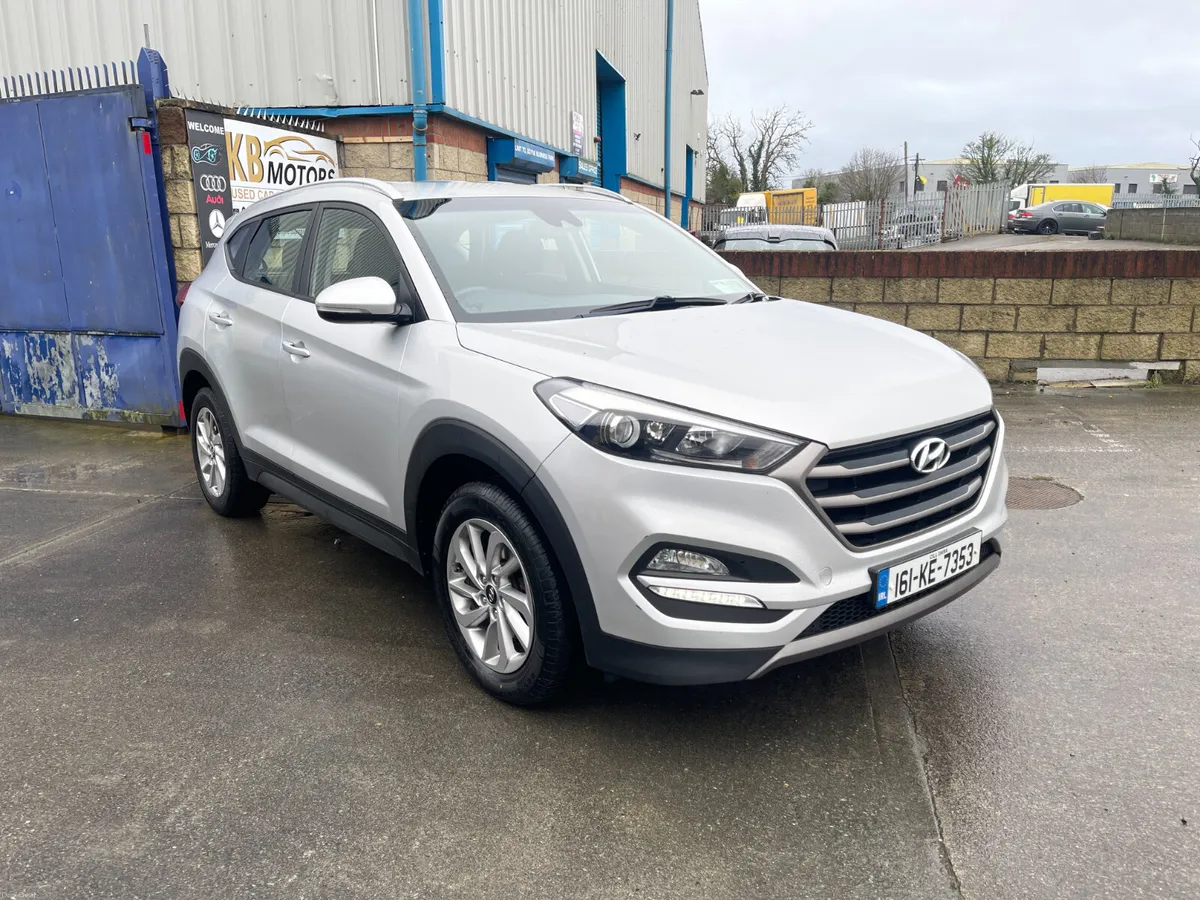 2016,Hyundai Tucson 1.7 SE NAV BLD 116PS 5DR, - Image 3
