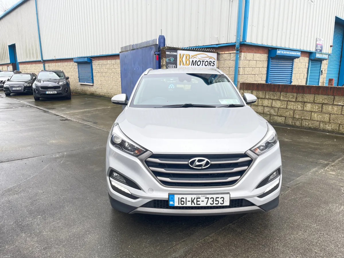 2016,Hyundai Tucson 1.7 SE NAV BLD 116PS 5DR, - Image 2