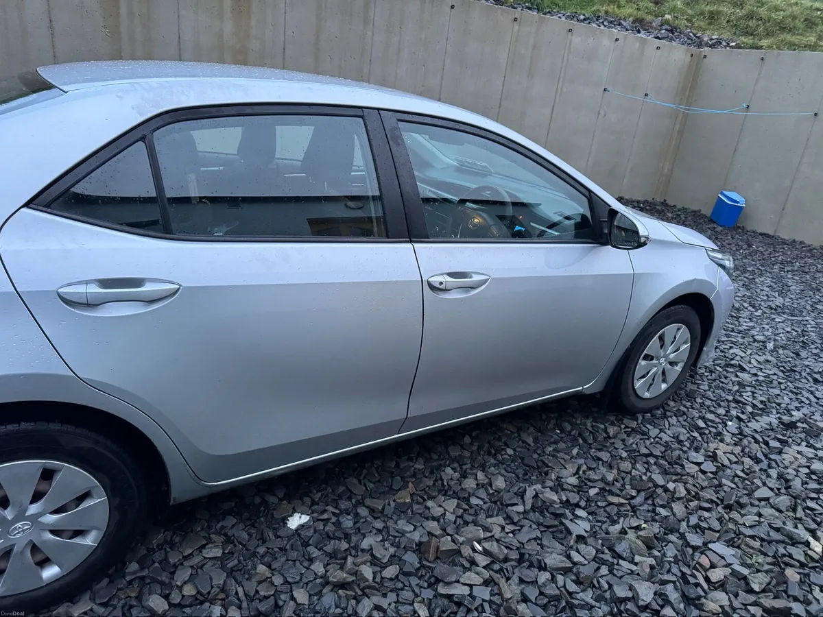 Toyota Corolla 2014 - Image 3