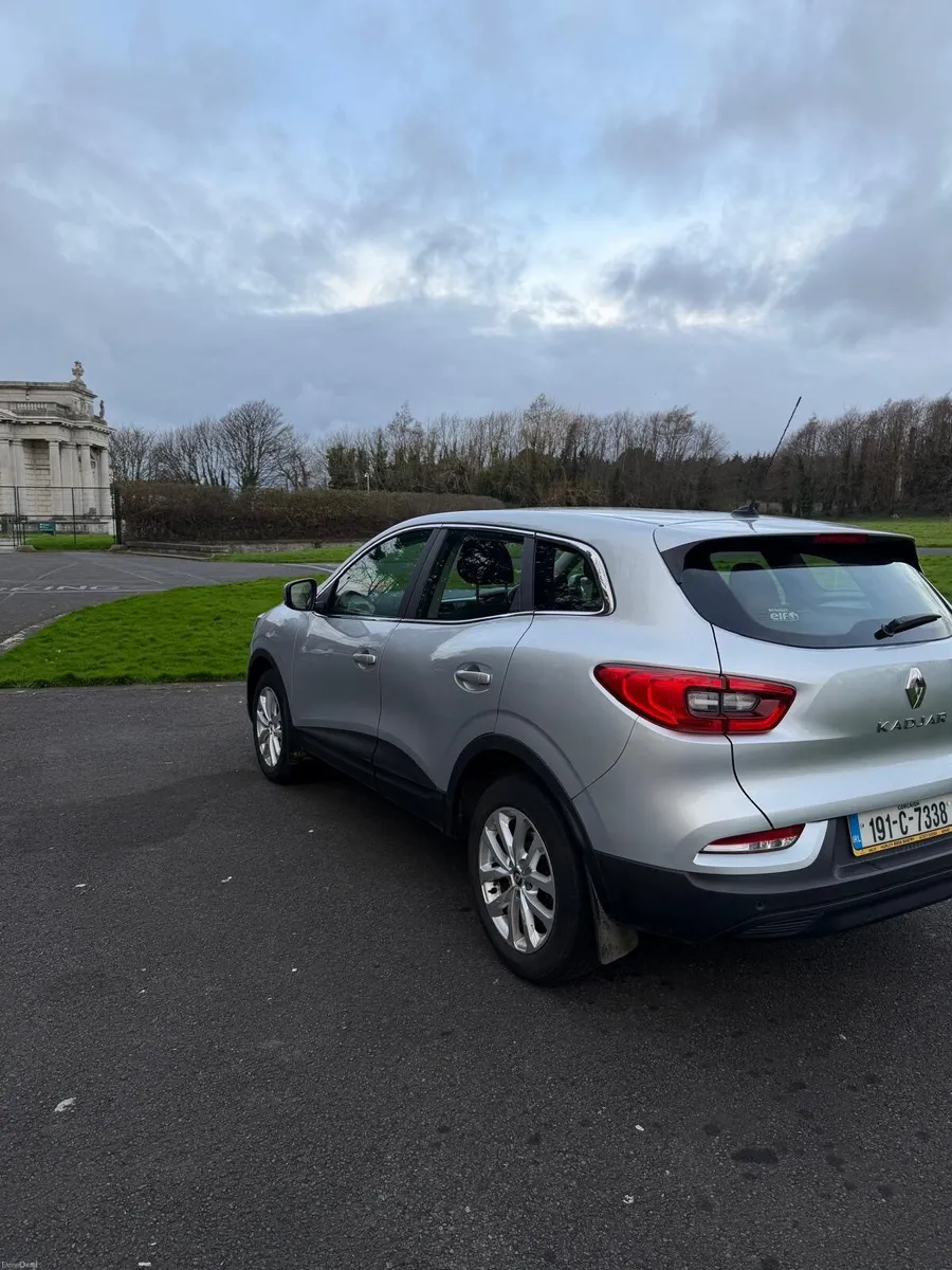 Renault Kadjar 2019 – drives perfect – light damag - Image 3