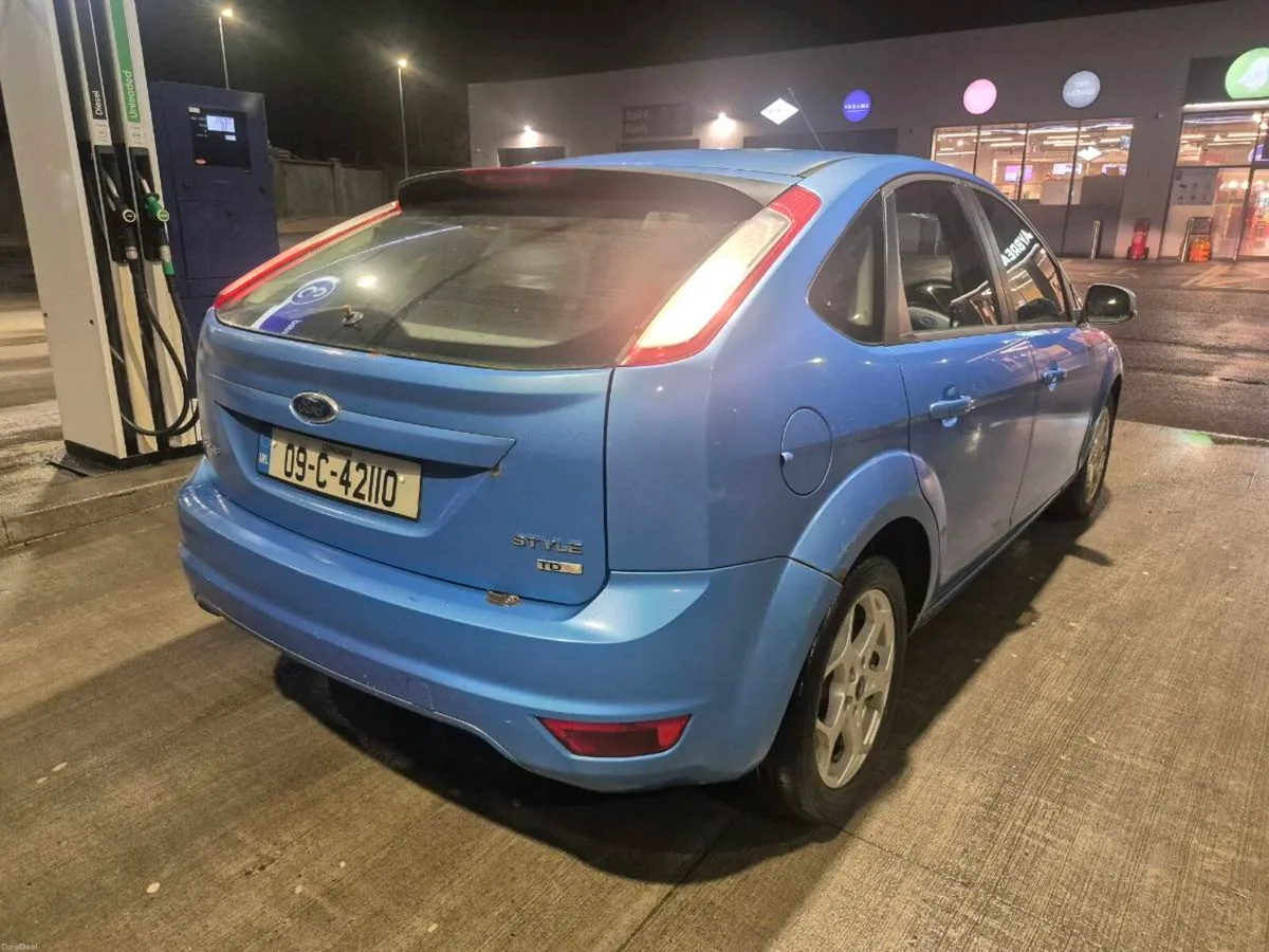 2009 ford focus - Image 3