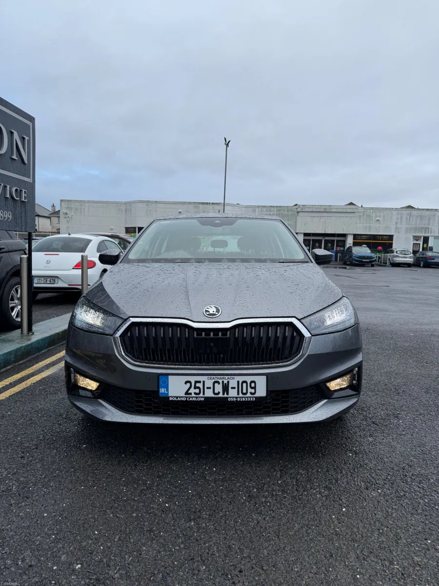 251 Skoda Fabia Select. 1.0 Petrol - Only 7,000 Km - Image 3