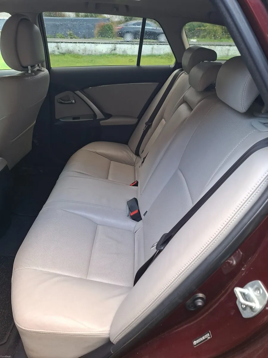 Toyota Avensis 2013 - Image 3