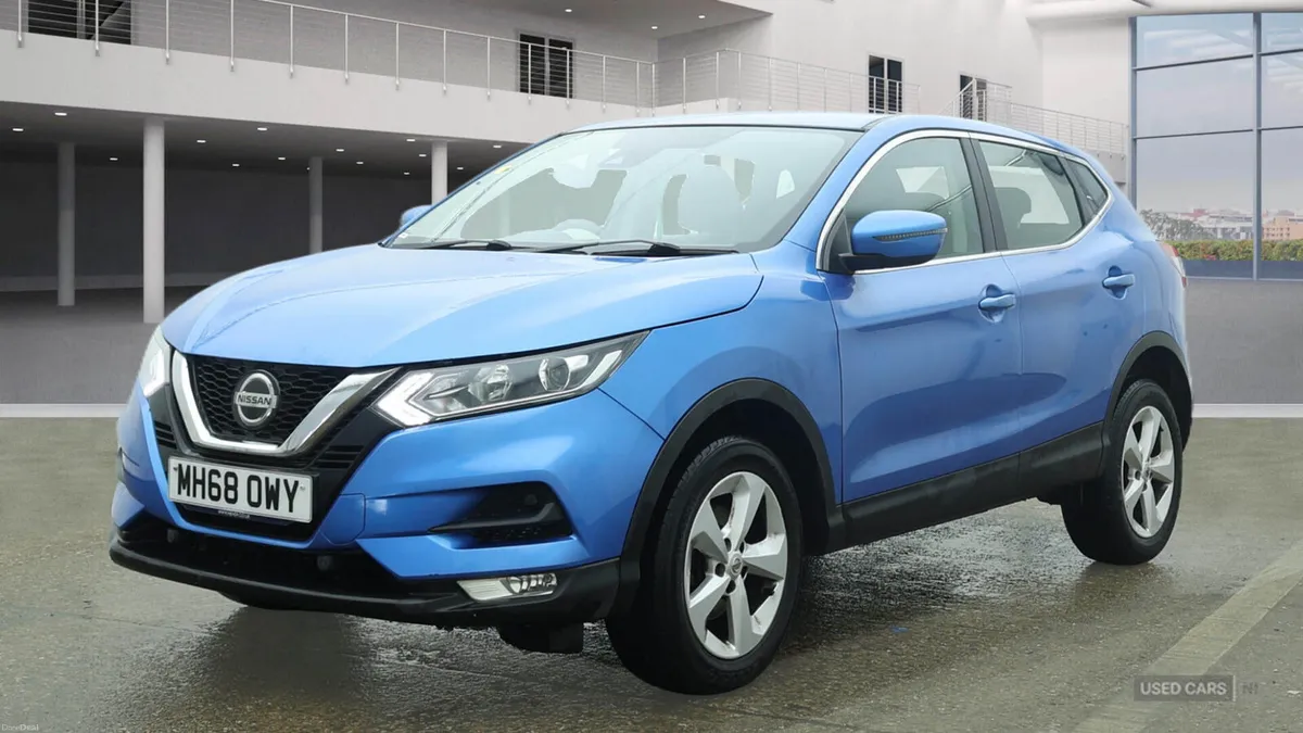 Nissan Qashqai DIESEL HATCHBACK - Image 2