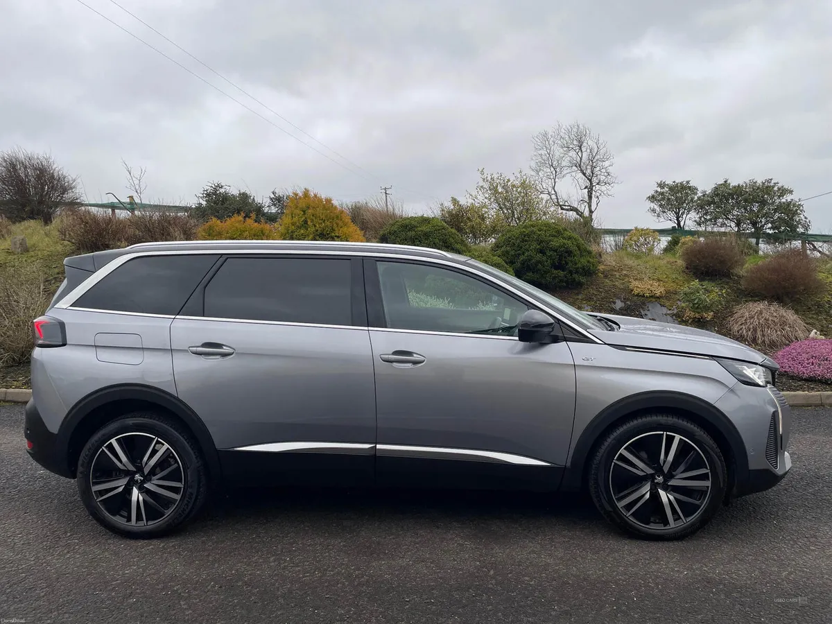 Peugeot 5008 DIESEL ESTATE - Image 4