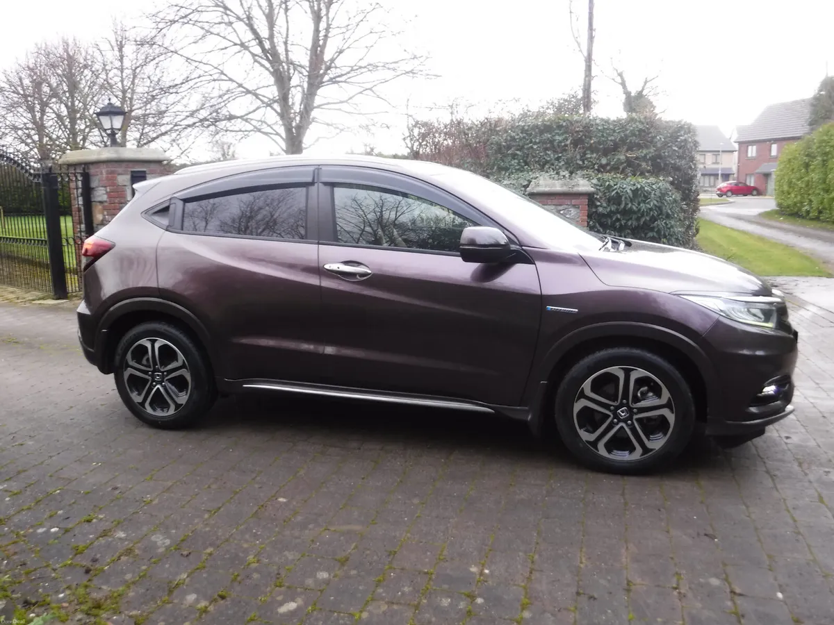 HONDA VEZEL 1.5 AUTO HYBRID NCT 3/28 L-SPEC - Image 2