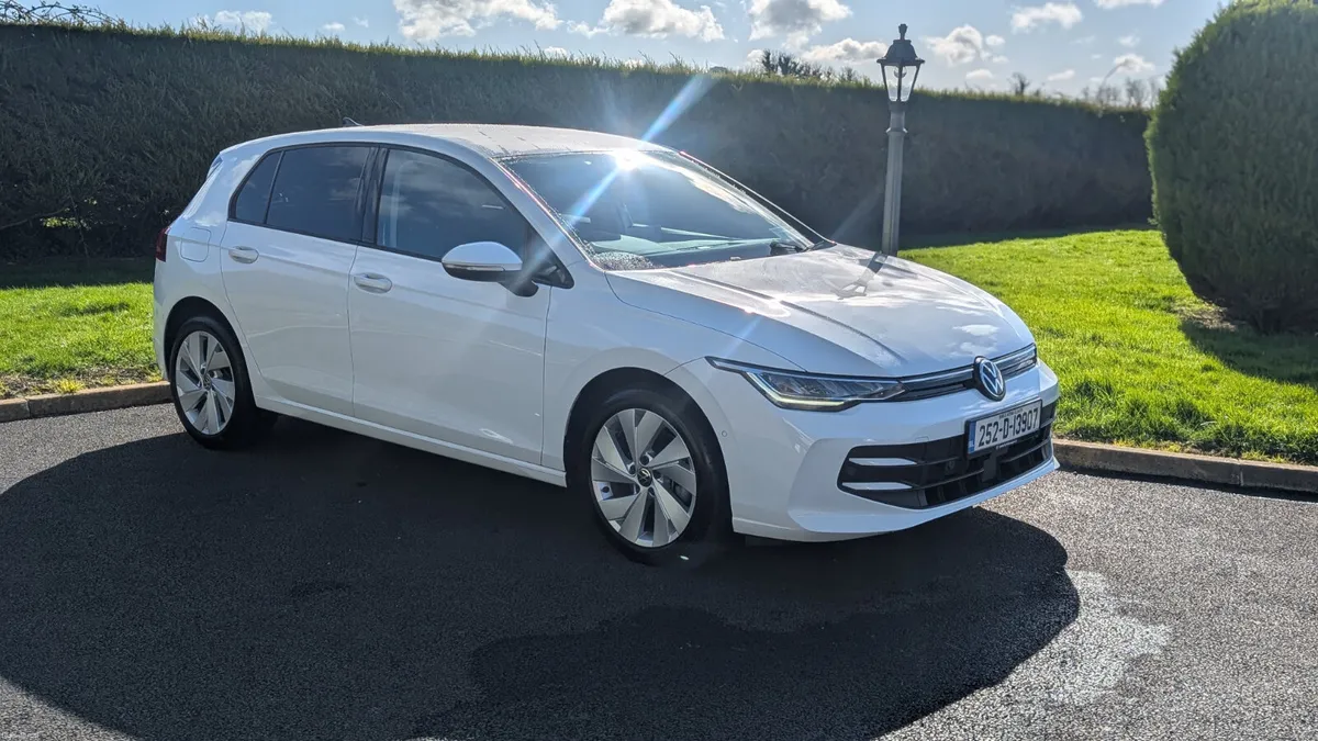 Volkswagen Golf 2025 EDITION 75 - Image 3
