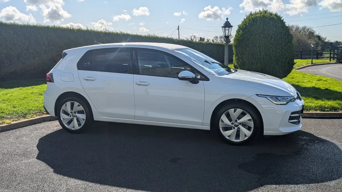 Volkswagen Golf 2025 EDITION 75 - Image 4