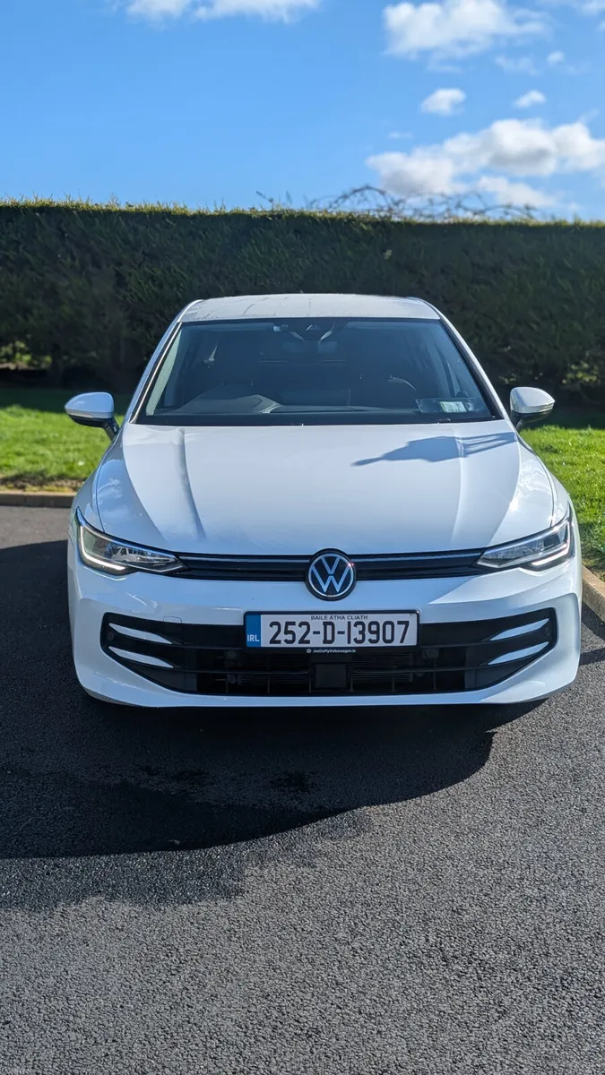 Volkswagen Golf 2025 EDITION 75 - Image 2