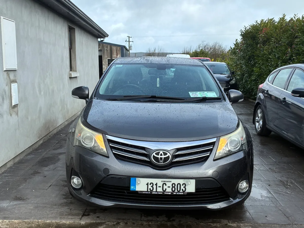 Toyota Avensis 2013 - Image 2