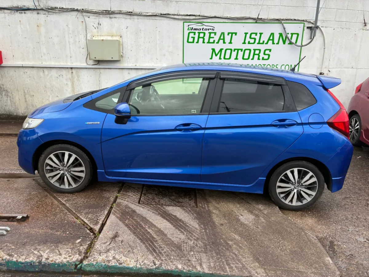 Honda Fit DAA-GP5 - Image 3