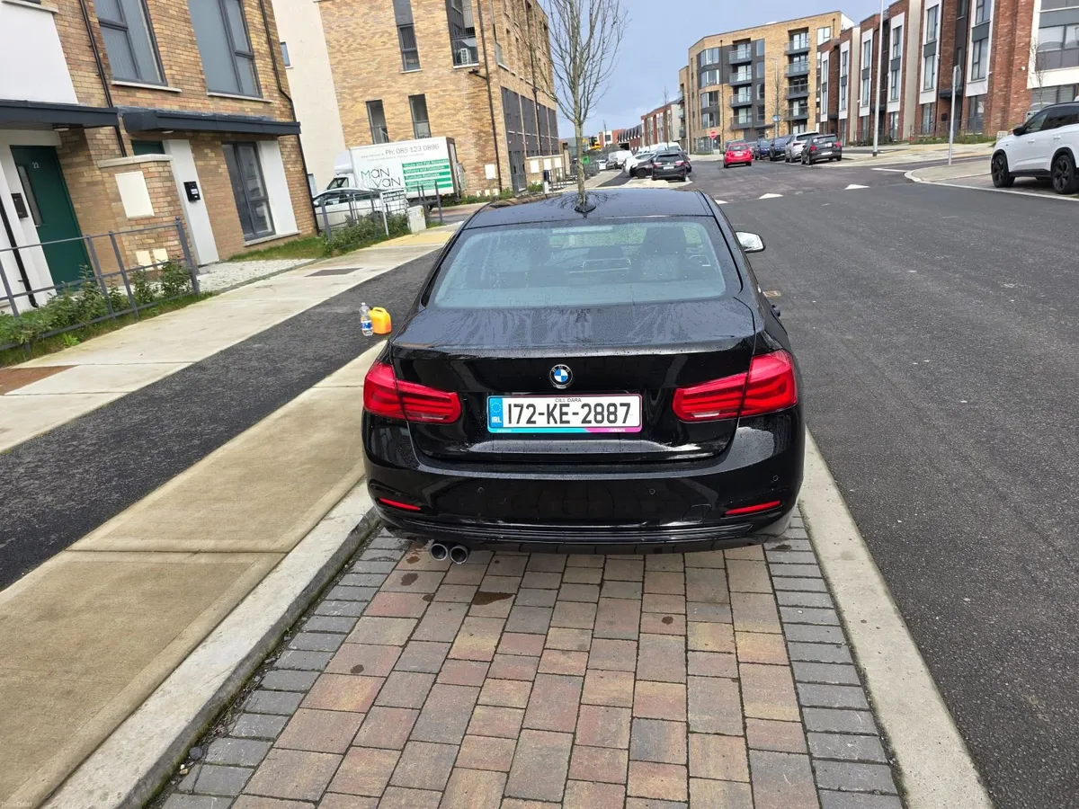 BMW 3-Series 2017 - Image 2