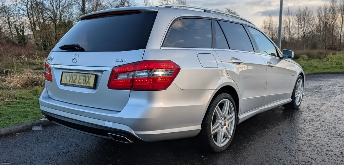 Mercedes-Benz E350 Sport 3.0 V6 CDI Blueefficency - Image 3