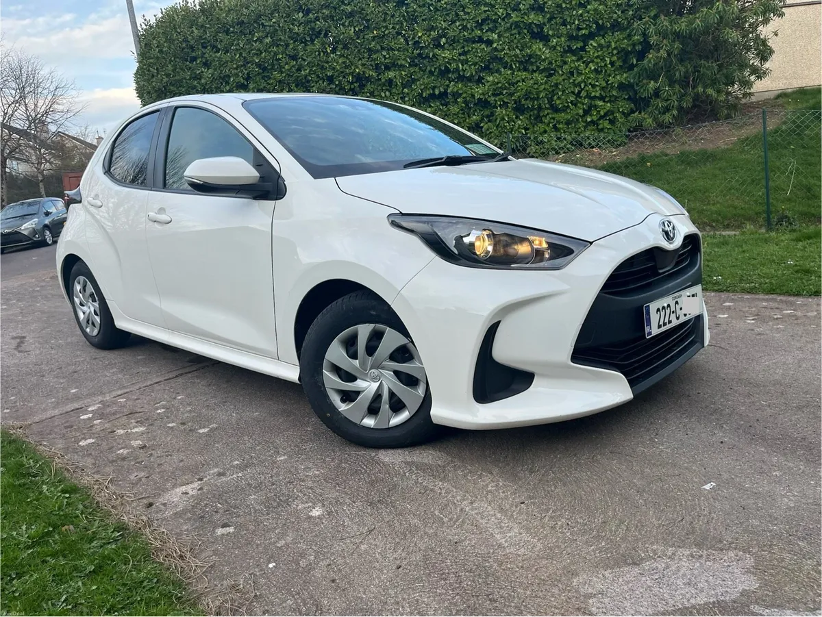 Toyota Yaris Hybrid 2022(Automatic)| 76000 KM - Image 4