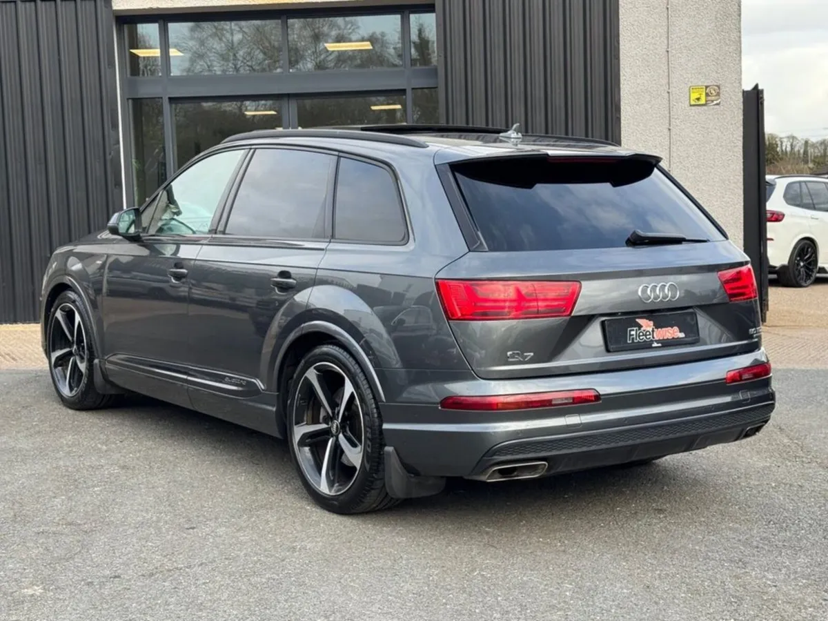 3.0 TDI V6 50 Black Edition SUV 5dr Diesel Tiptron - Image 4